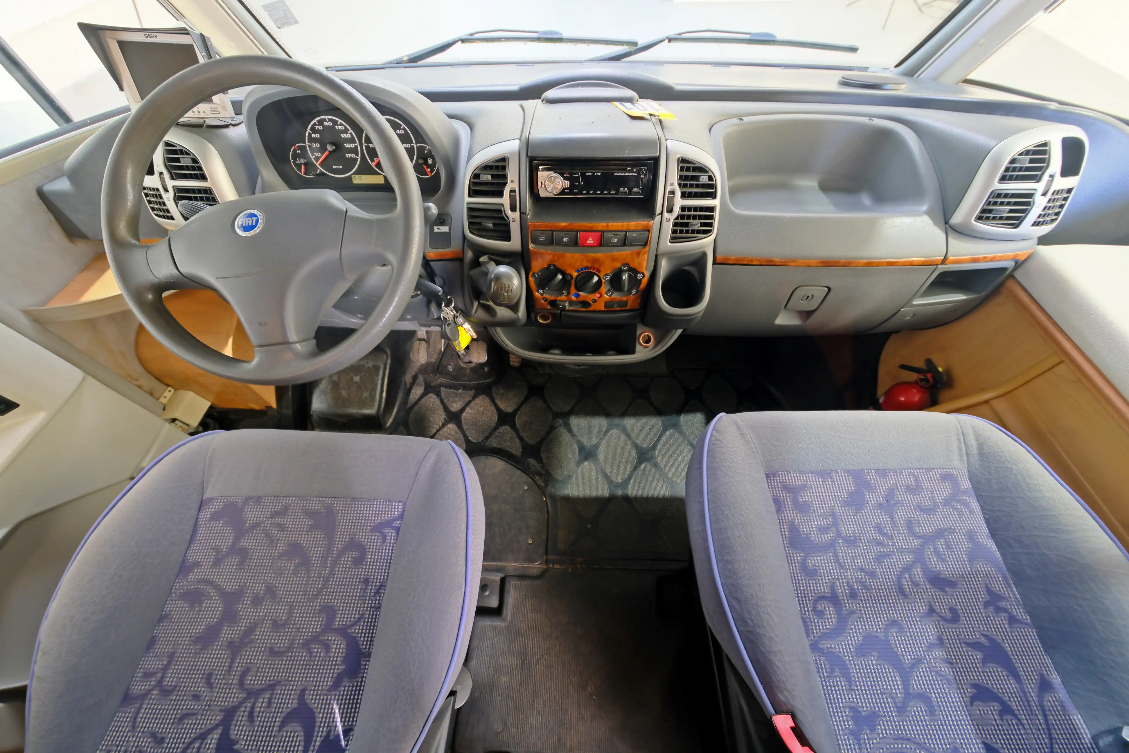 BUERSTNER I 590 Elegance